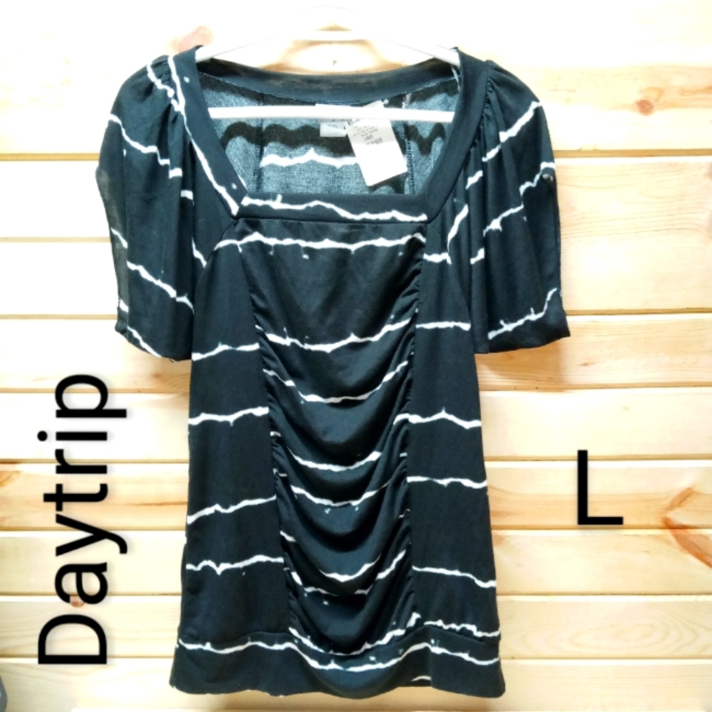 Daytrip women's top, NWT